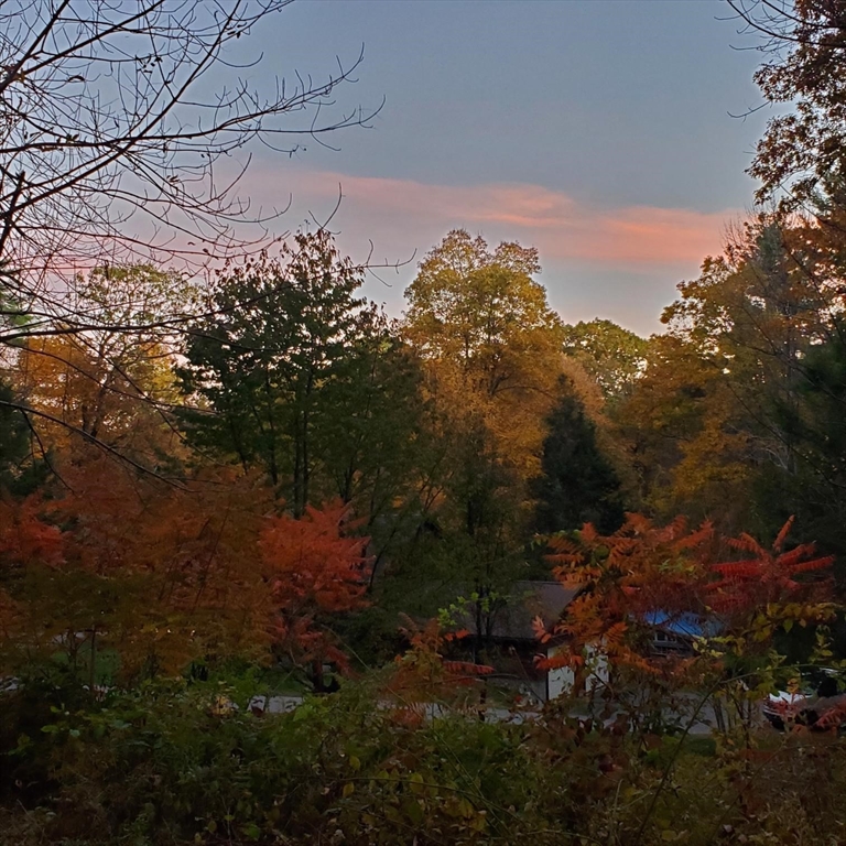 Southbridge, Massachusetts 01550, United States, 3 Bedrooms Bedrooms, ,3 BathroomsBathrooms,Residential,Pending,26791