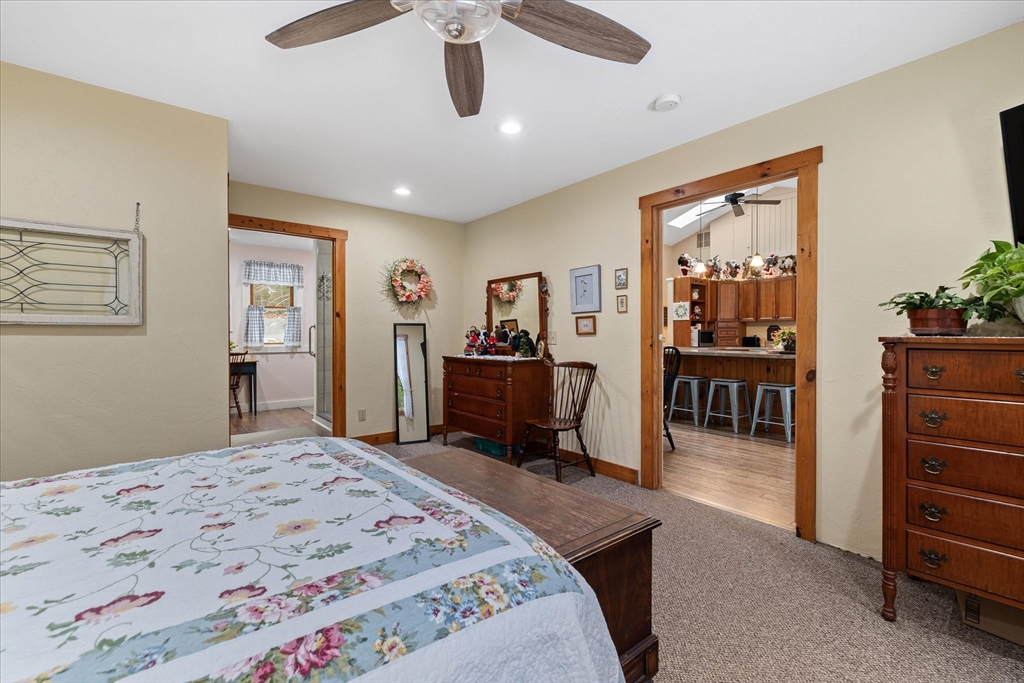 Southbridge, Massachusetts 01550, United States, 3 Bedrooms Bedrooms, ,3 BathroomsBathrooms,Residential,Pending,26791