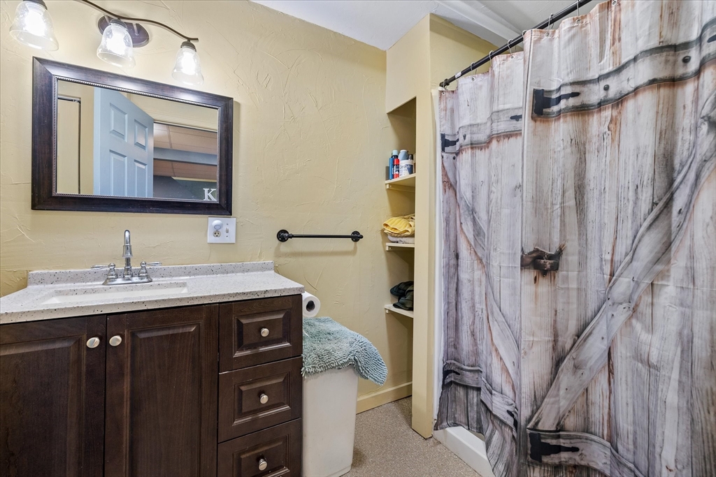 Southbridge, Massachusetts 01550, United States, 3 Bedrooms Bedrooms, ,3 BathroomsBathrooms,Residential,Pending,26791