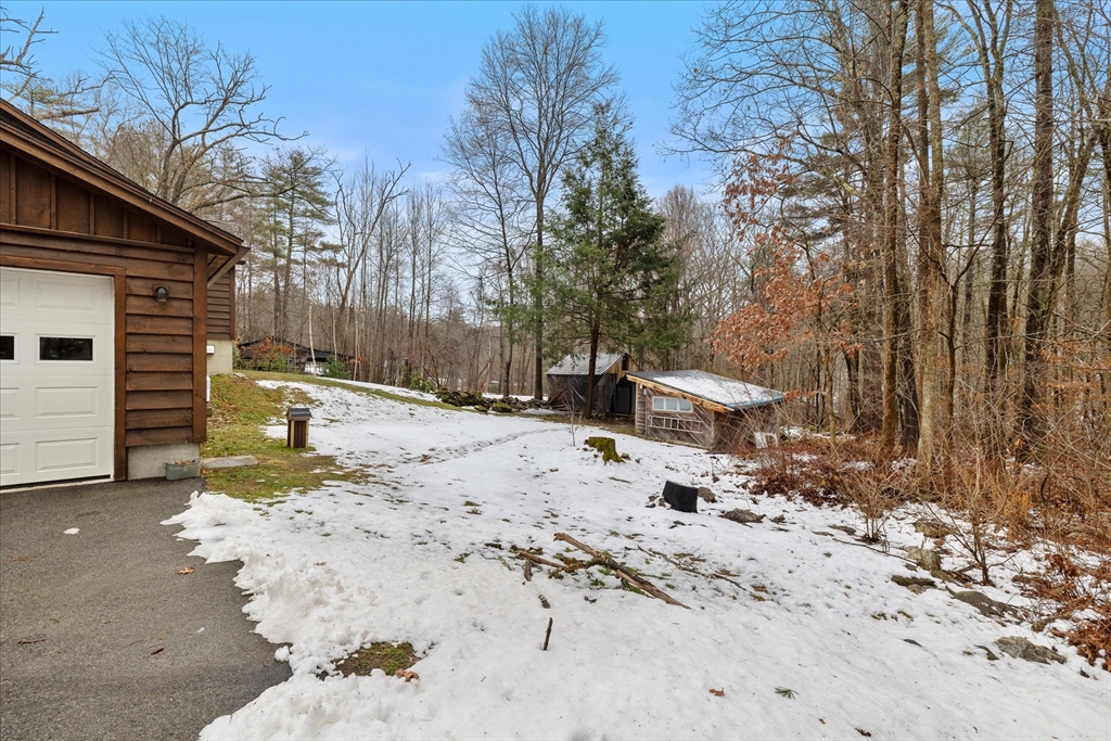 Southbridge, Massachusetts 01550, United States, 3 Bedrooms Bedrooms, ,3 BathroomsBathrooms,Residential,Pending,26791