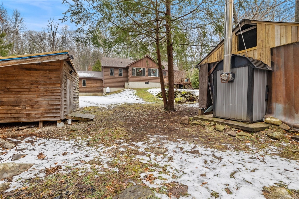 Southbridge, Massachusetts 01550, United States, 3 Bedrooms Bedrooms, ,3 BathroomsBathrooms,Residential,Pending,26791