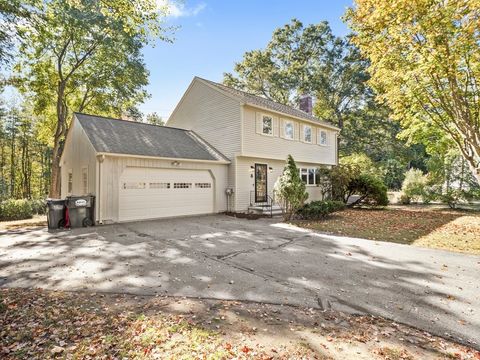 8 Boyds Ln Chelmsford MA 01824