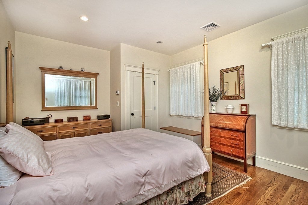 15 Foxcroft Rd, Winchester, MA Photo #26