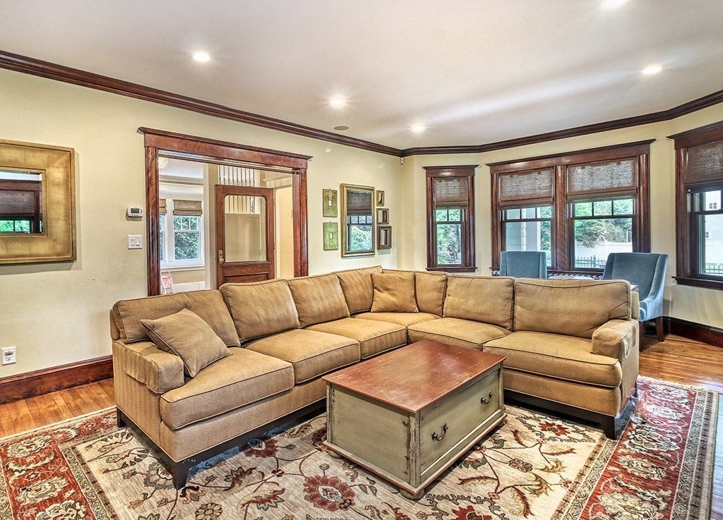 15 Foxcroft Rd, Winchester, MA Photo #8