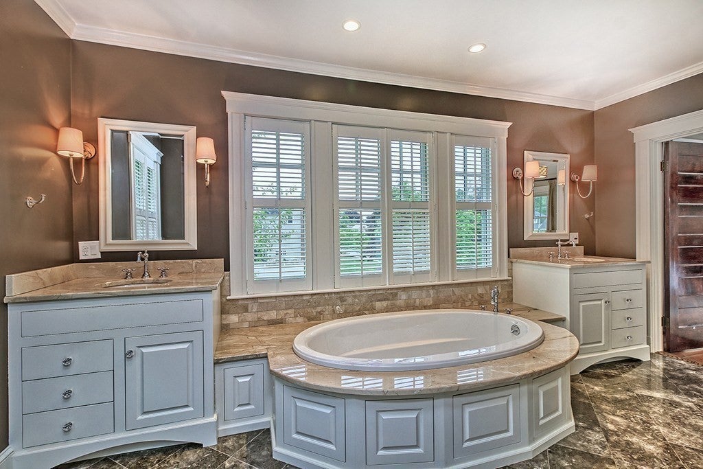 15 Foxcroft Rd, Winchester, MA Photo #16