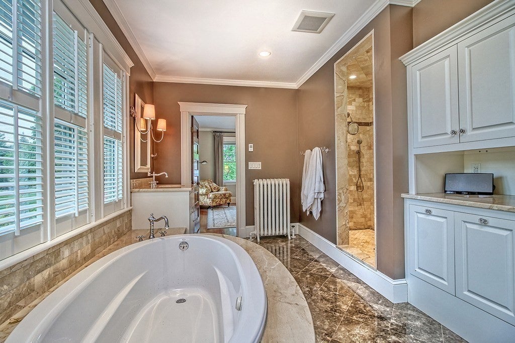15 Foxcroft Rd, Winchester, MA Photo #17
