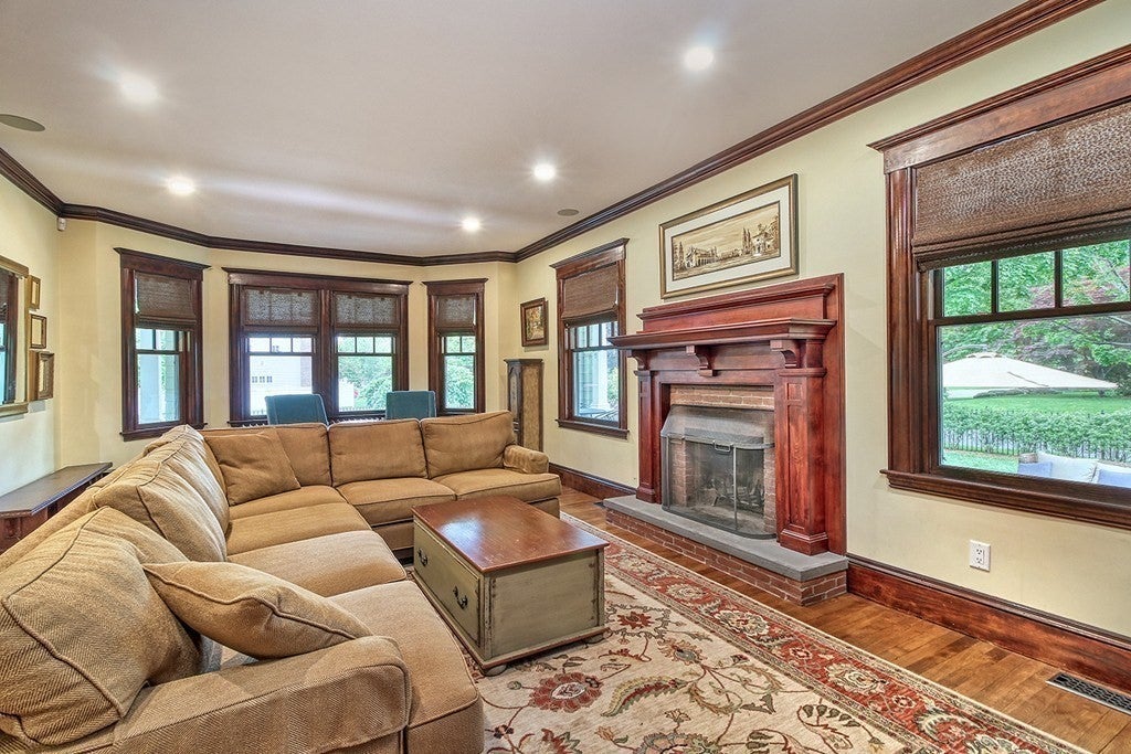 15 Foxcroft Rd, Winchester, MA Photo #7