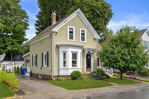 11 Brooks Street Maynard MA 01754