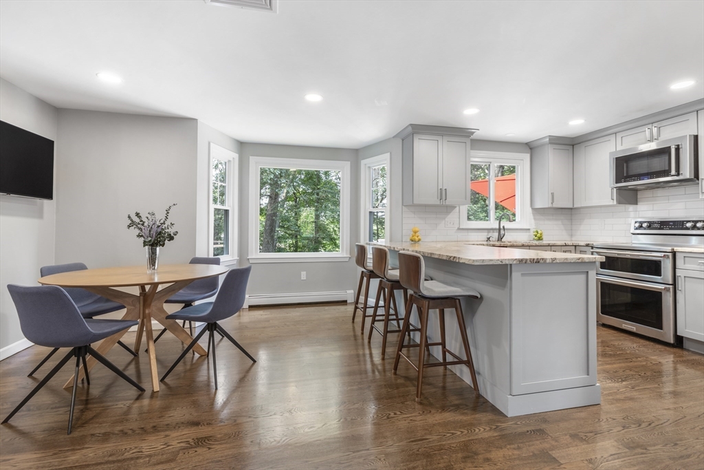 61 Sunset Dr
