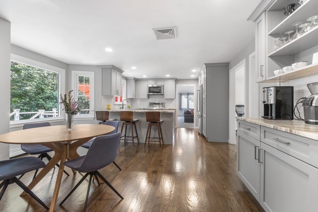 61 Sunset Dr