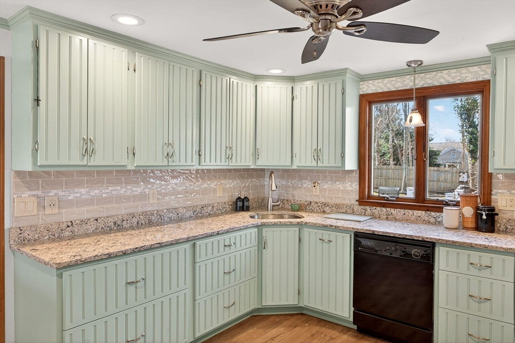12 Inkberry Ln