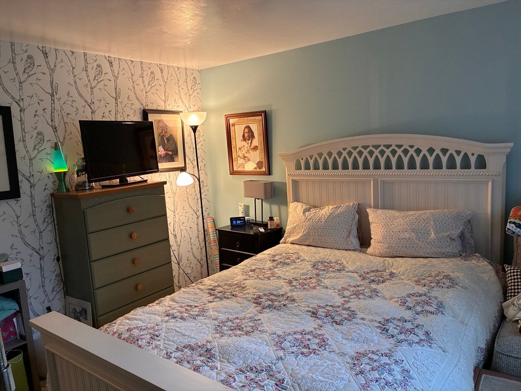 10 Alice St, Montague, MA, 10 Alice St, Montague, MA Photo #15