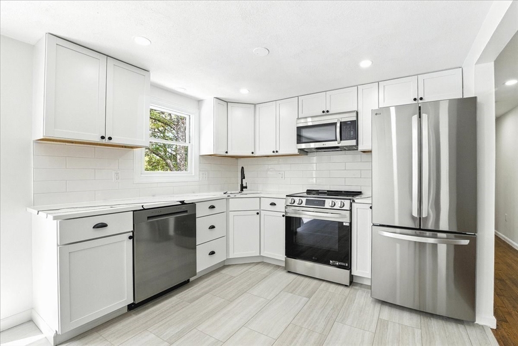885 Long Pond Rd