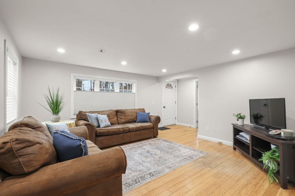 4 James Ave