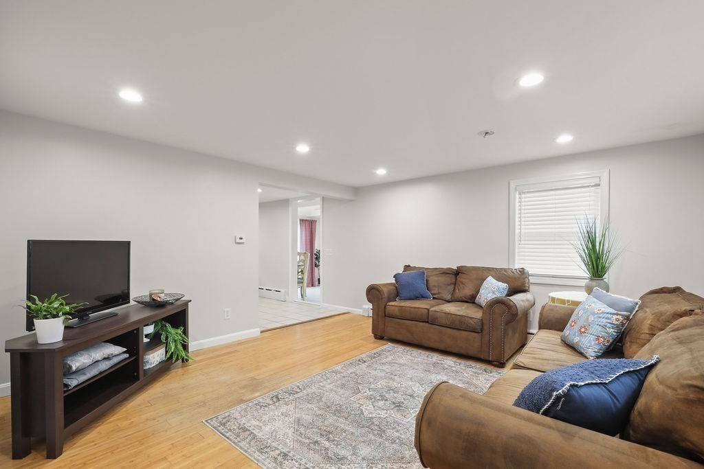 4 James Ave
