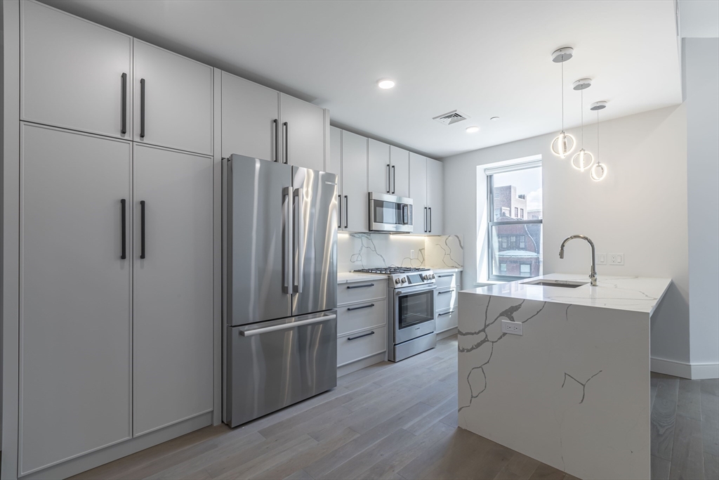 169 Newbury St. PH