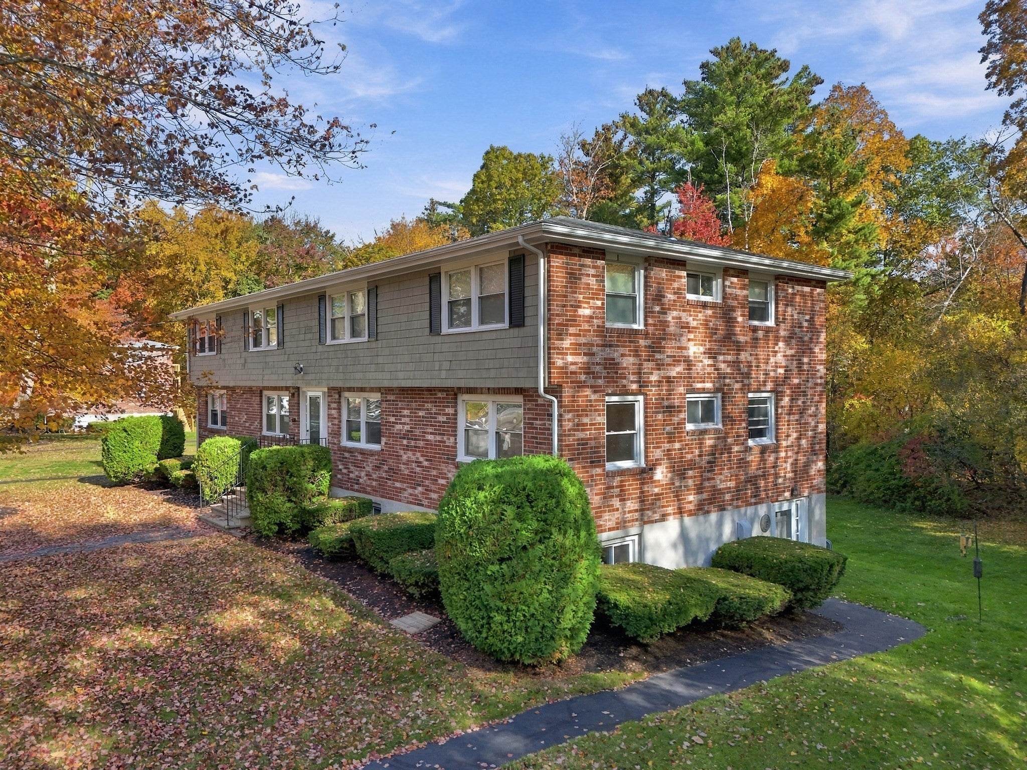 Photo of 4 Greenleaf Dr, Merrimac, MA
