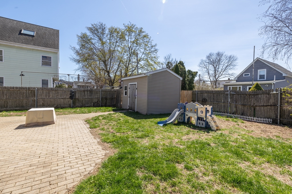 Peabody, Massachusetts 01960, United States, 3 Bedrooms Bedrooms, ,2 BathroomsBathrooms,Residential,Pending,129104