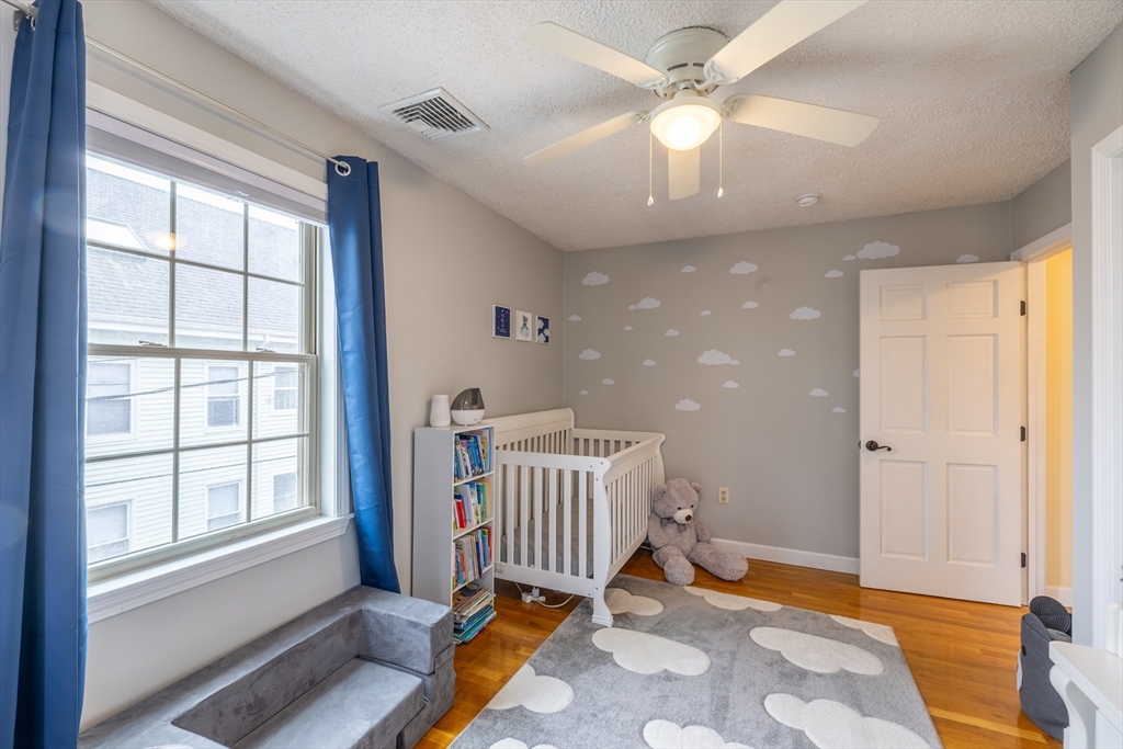 Peabody, Massachusetts 01960, United States, 3 Bedrooms Bedrooms, ,2 BathroomsBathrooms,Residential,Pending,129104