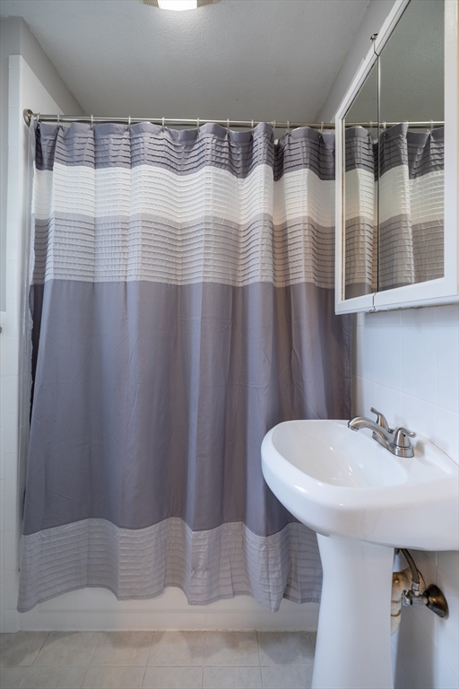 Peabody, Massachusetts 01960, United States, 3 Bedrooms Bedrooms, ,2 BathroomsBathrooms,Residential,Pending,129104