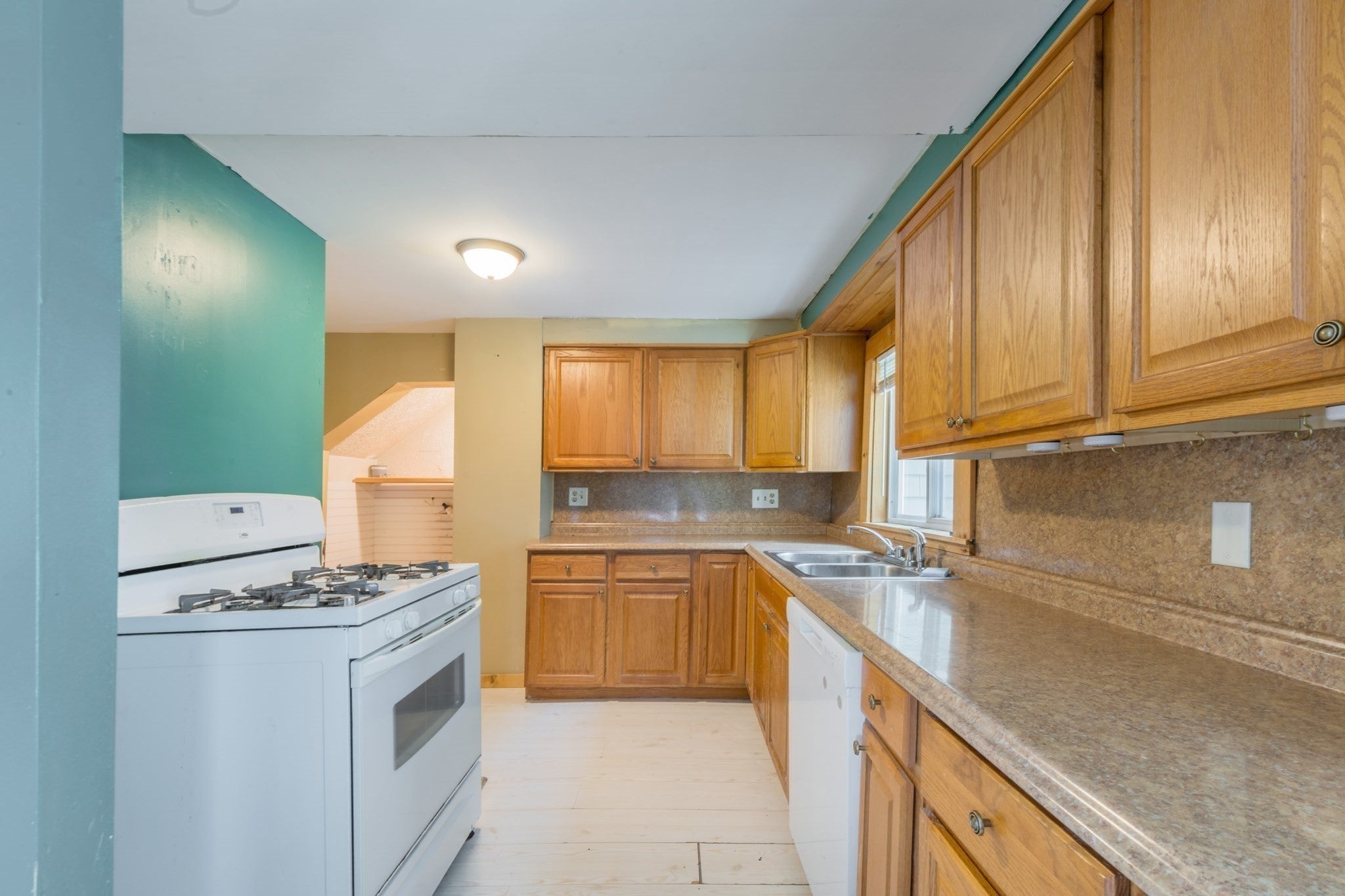 830 Main St, Hanson, MA, 830 Main St, Hanson, MA Photo #4