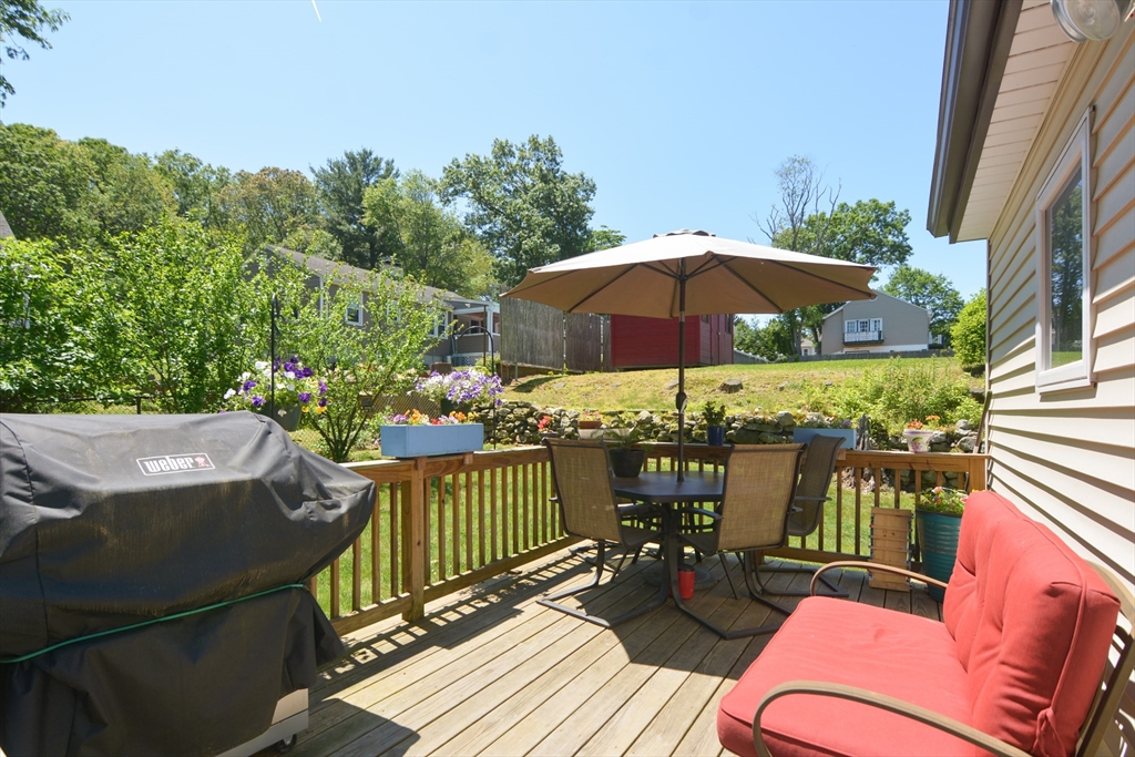 Worcester, Massachusetts 01604, United States, 3 Bedrooms Bedrooms, ,1 BathroomBathrooms,Residential,Pending,150161