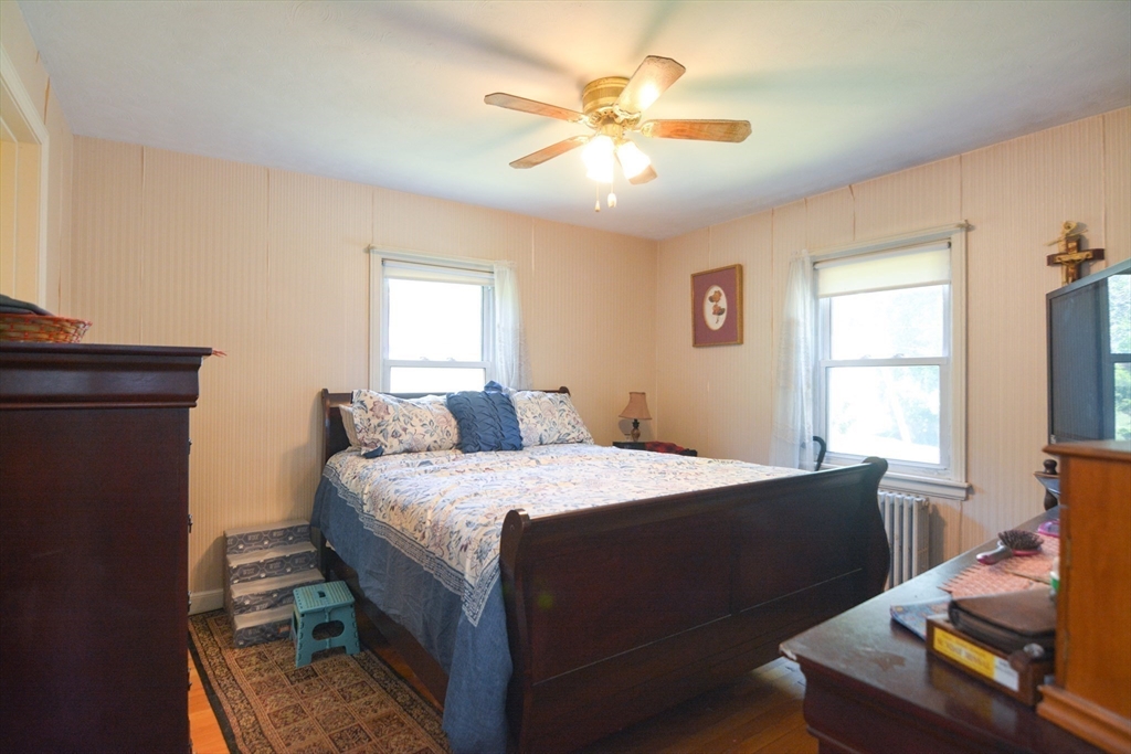 Worcester, Massachusetts 01604, United States, 3 Bedrooms Bedrooms, ,1 BathroomBathrooms,Residential,Pending,150161