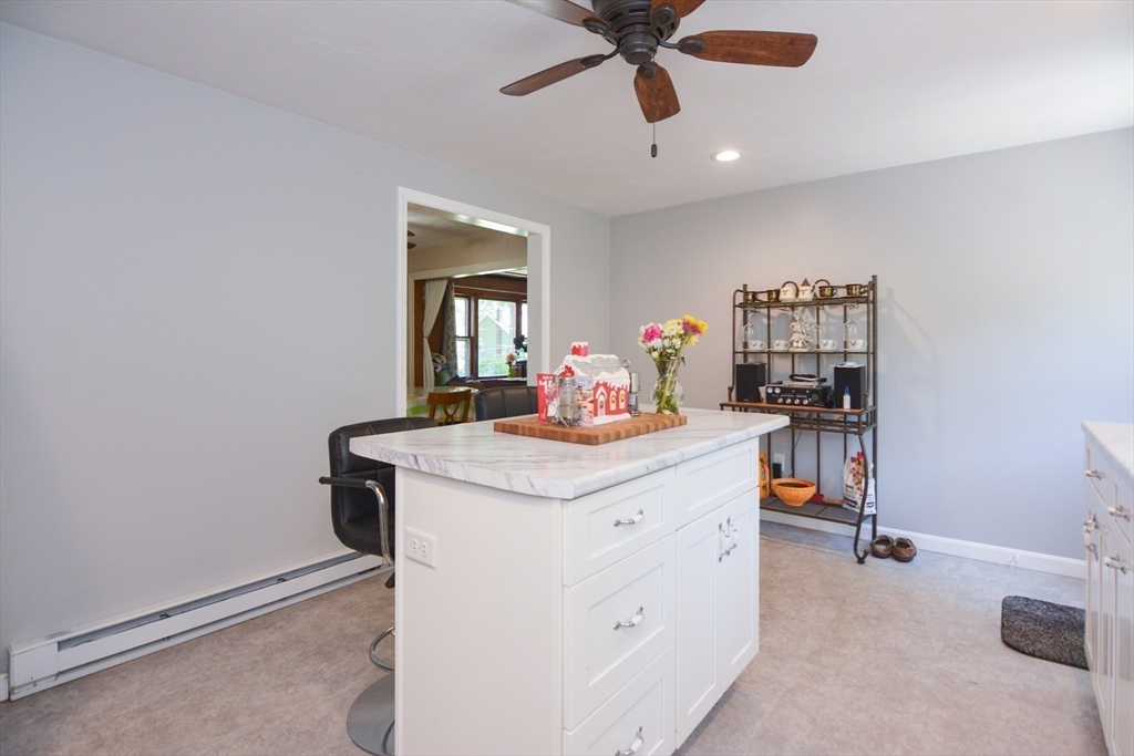 Worcester, Massachusetts 01604, United States, 3 Bedrooms Bedrooms, ,1 BathroomBathrooms,Residential,Pending,150161