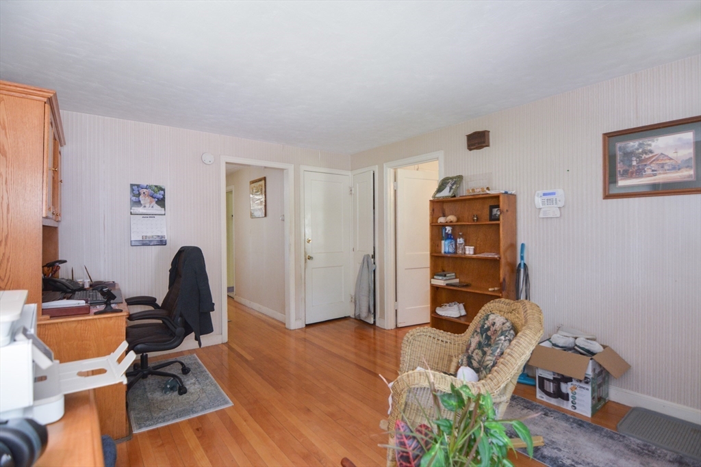 Worcester, Massachusetts 01604, United States, 3 Bedrooms Bedrooms, ,1 BathroomBathrooms,Residential,Pending,150161