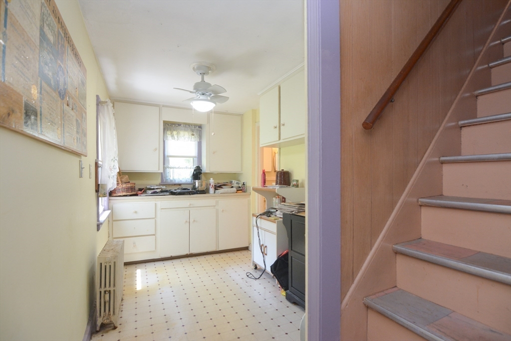 Worcester, Massachusetts 01604, United States, 3 Bedrooms Bedrooms, ,1 BathroomBathrooms,Residential,Pending,150161