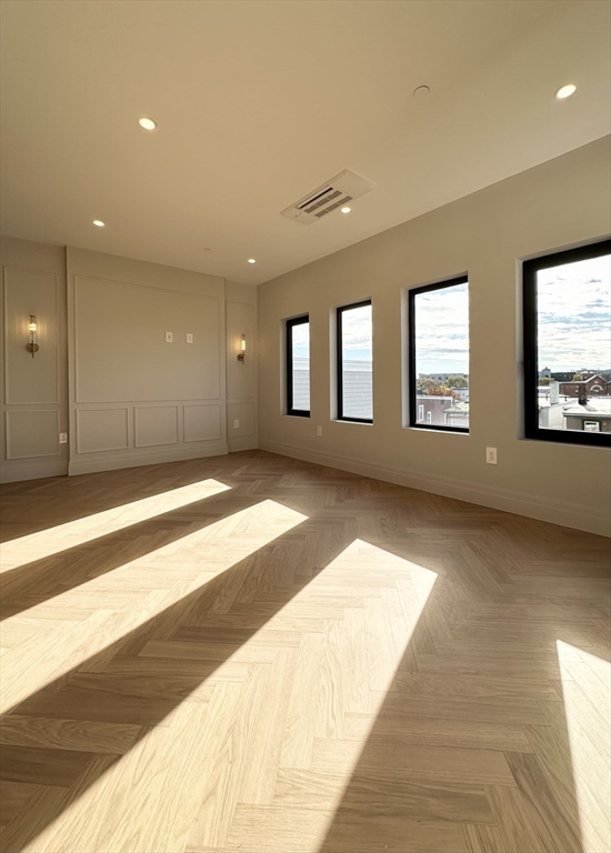 219 Saratoga Street PH-S