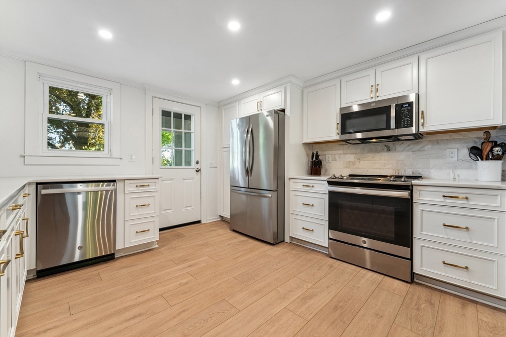 17 Atwood Ave