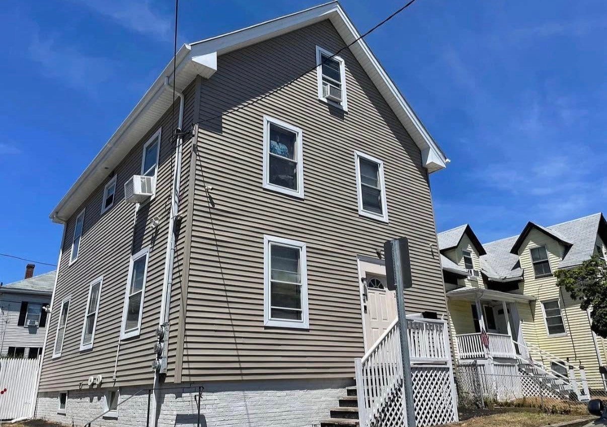 Photo of 16 Robinson St, Lynn, MA