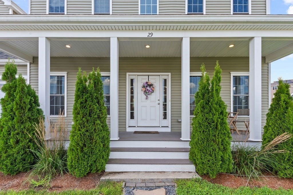 Photo of 29 Tea Party Dr, Uxbridge, MA