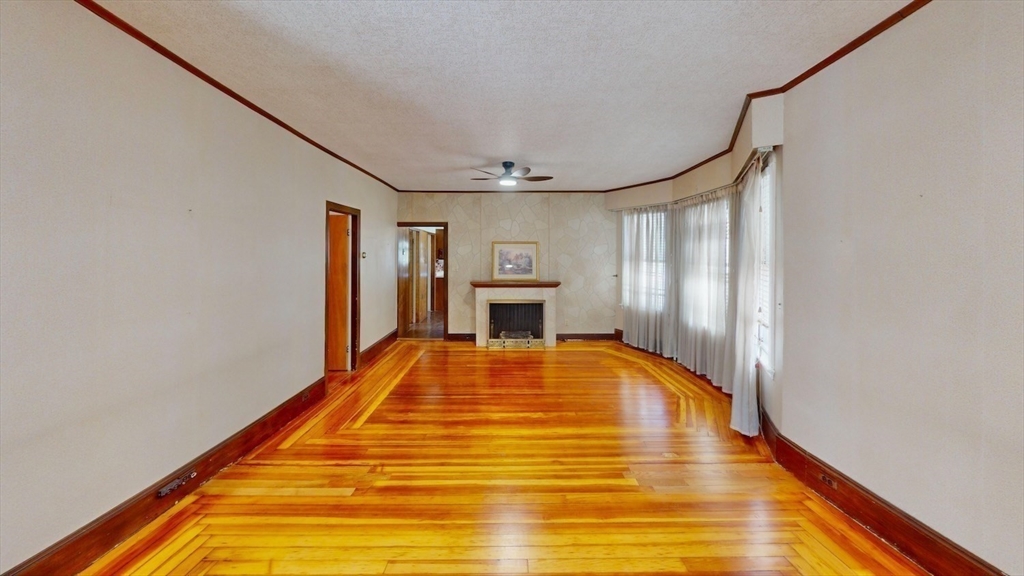 109 Robeson St