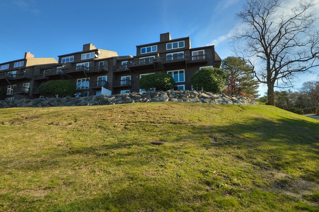 Bourne, Massachusetts 02532, United States, 2 Bedrooms Bedrooms, ,2 BathroomsBathrooms,Residential,Active,227899