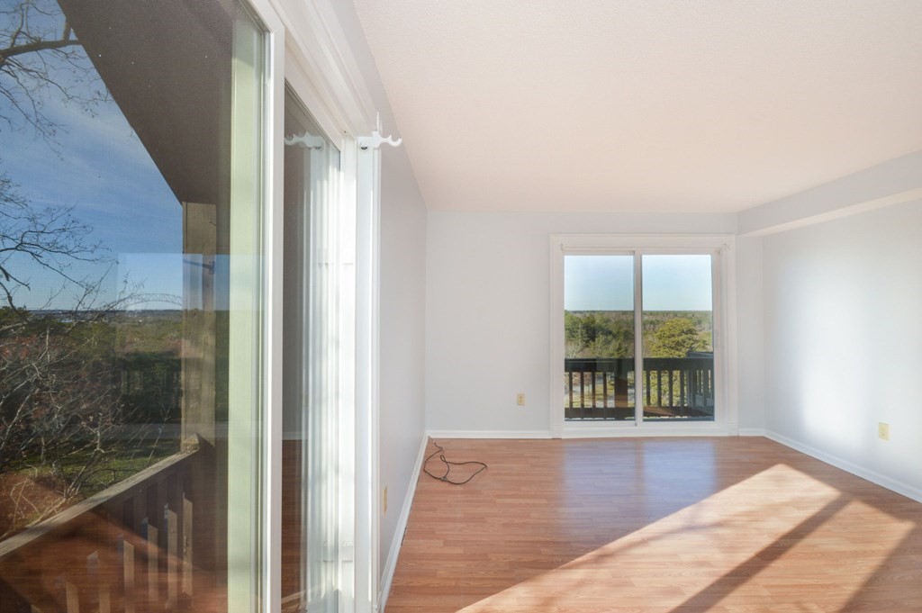 Bourne, Massachusetts 02532, United States, 2 Bedrooms Bedrooms, ,2 BathroomsBathrooms,Residential,Active,227899