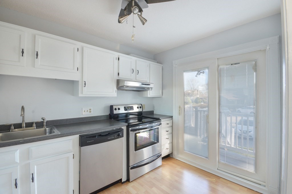 Bourne, Massachusetts 02532, United States, 2 Bedrooms Bedrooms, ,2 BathroomsBathrooms,Residential,Active,227899