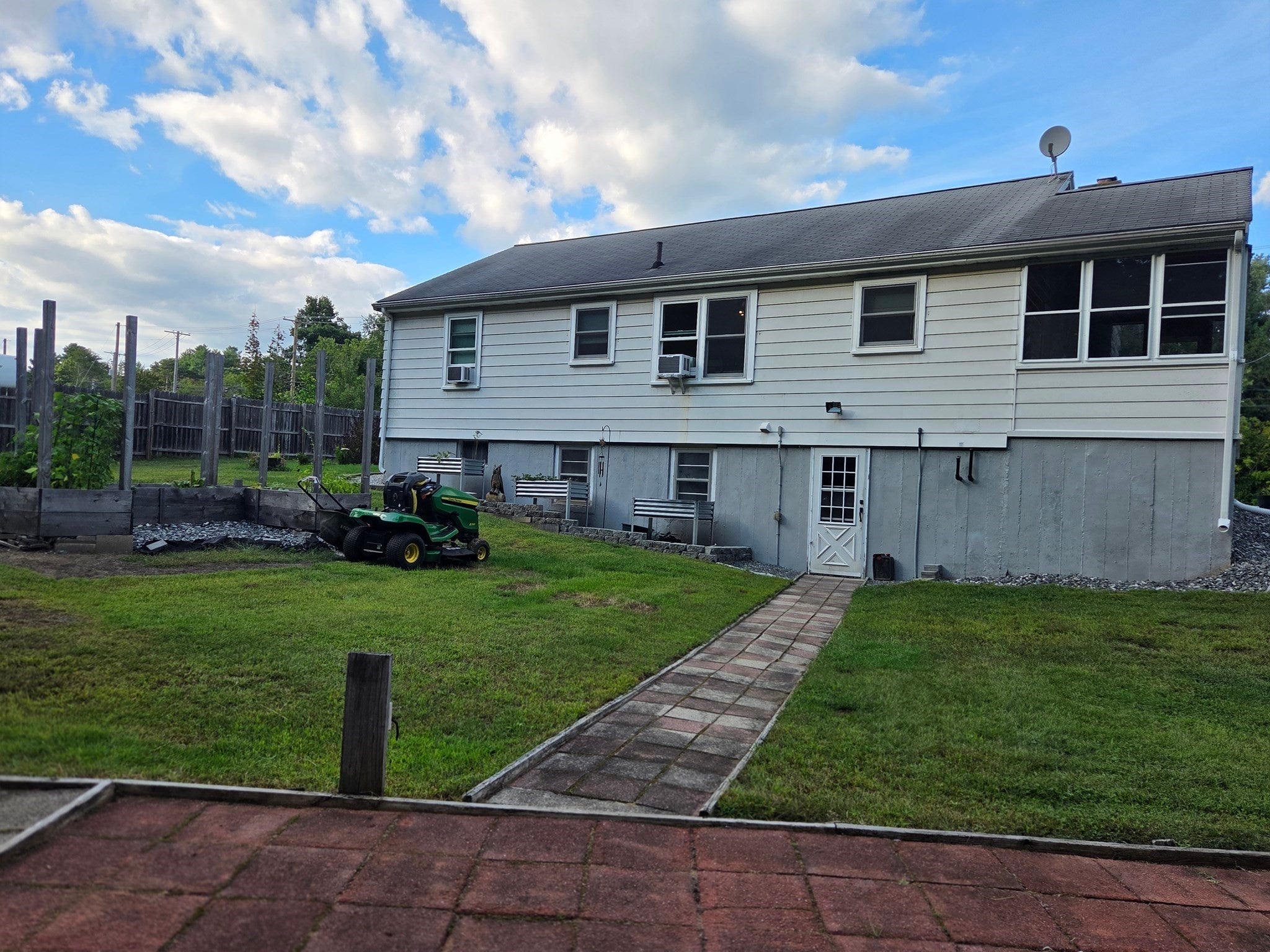 403 Millville Rd, Uxbridge, MA Photo #4