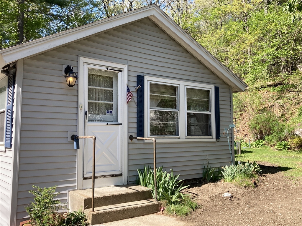 1202 Wachusett St