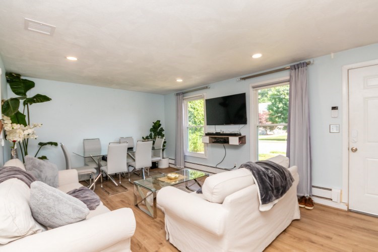 75 Durham Rd 75
