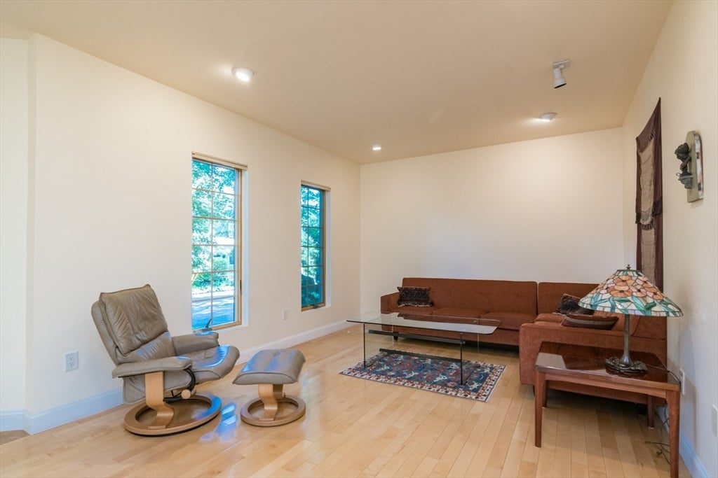 62 Fairview Ave
