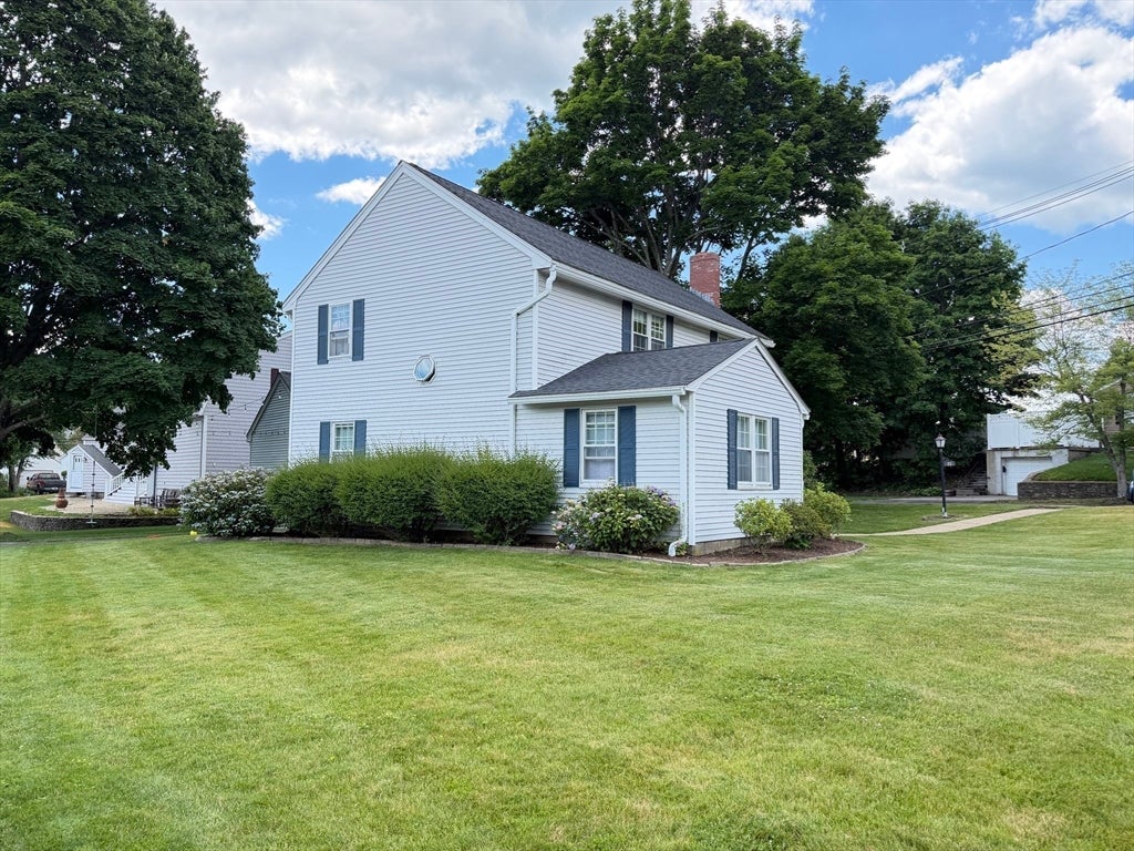 22 Abbott Rd
