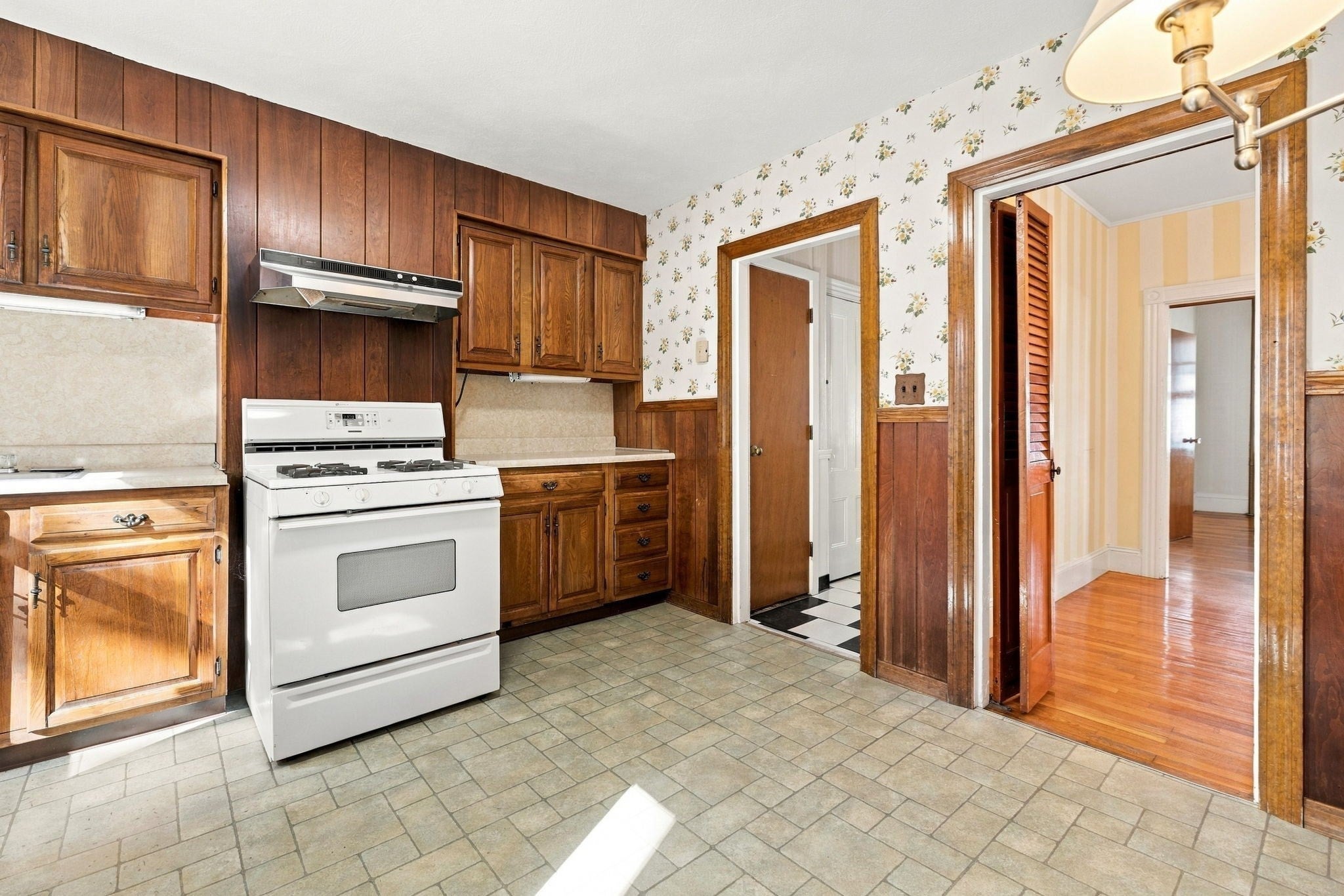 801-1/2 E 3rd St, Boston, MA Photo #11