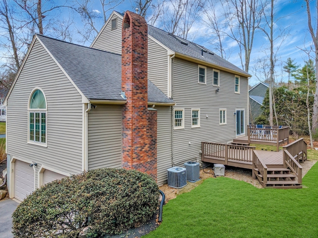40 Deer Path Ln