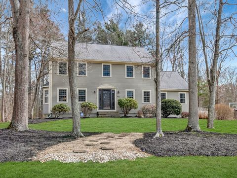 40 Deer Path Ln Mansfield MA 02048