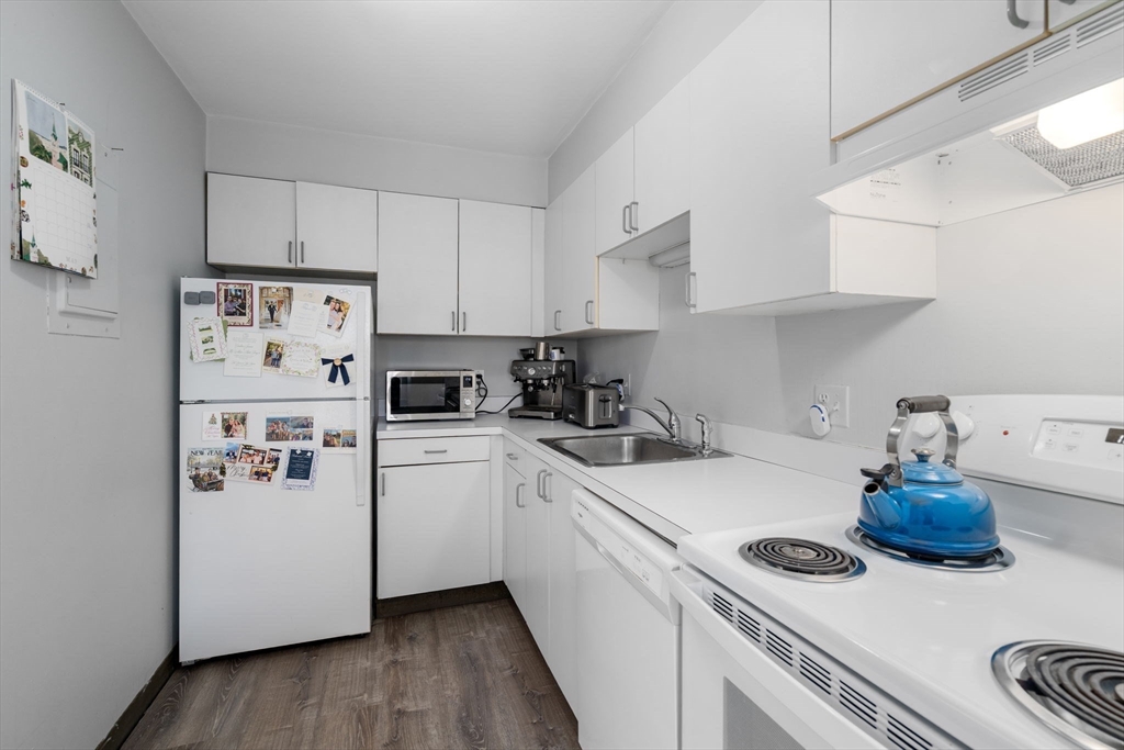48 Dwight St 5