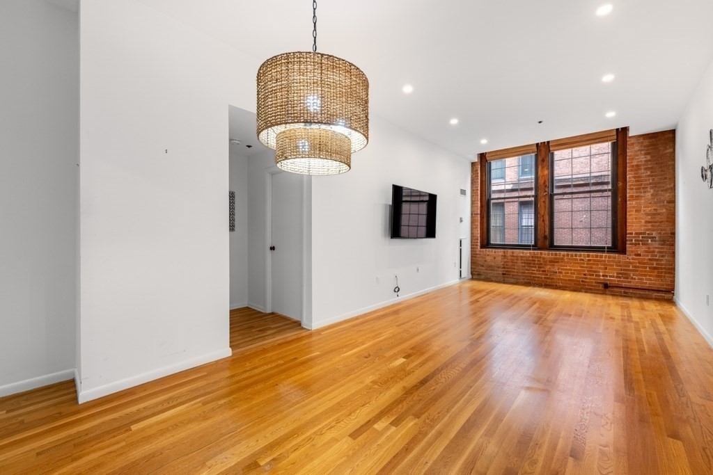 1243 Adams 207