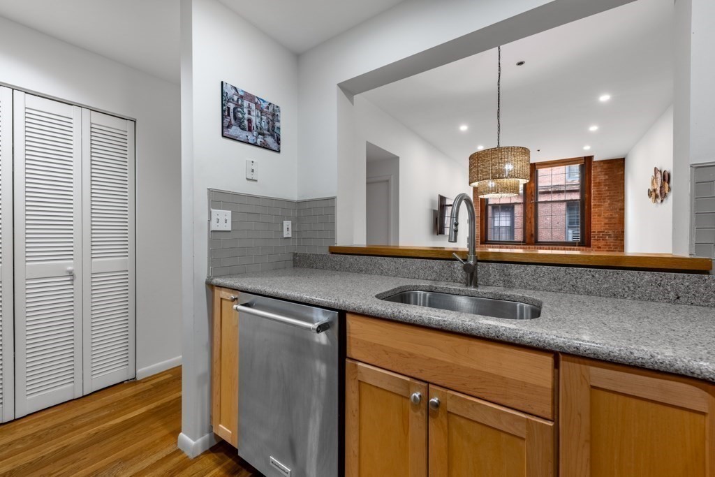 1243 Adams 207