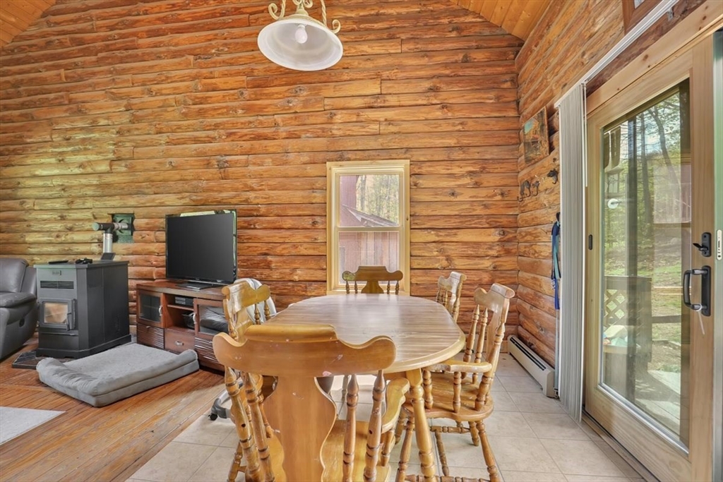 41 Woronoco Rd, Blandford, MA Photo #7